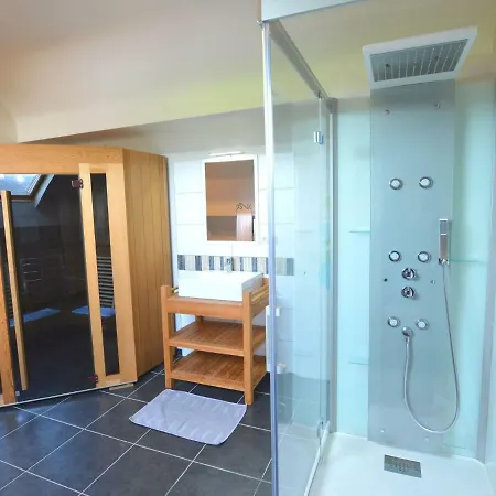 A Bright With Sauna And Bubble Bath Close To Dinant Vakantiehuis Onhaye